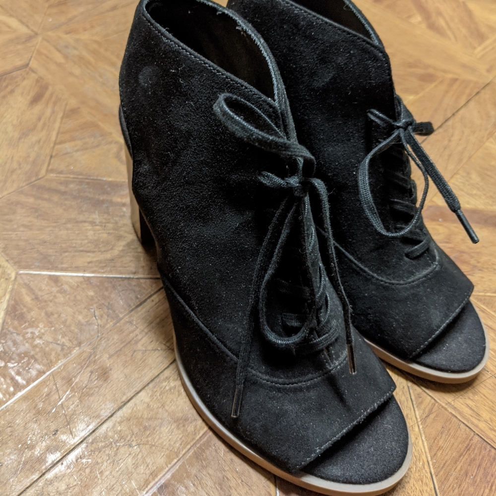Open-Toe Booties
true black - Picture 9 of 9